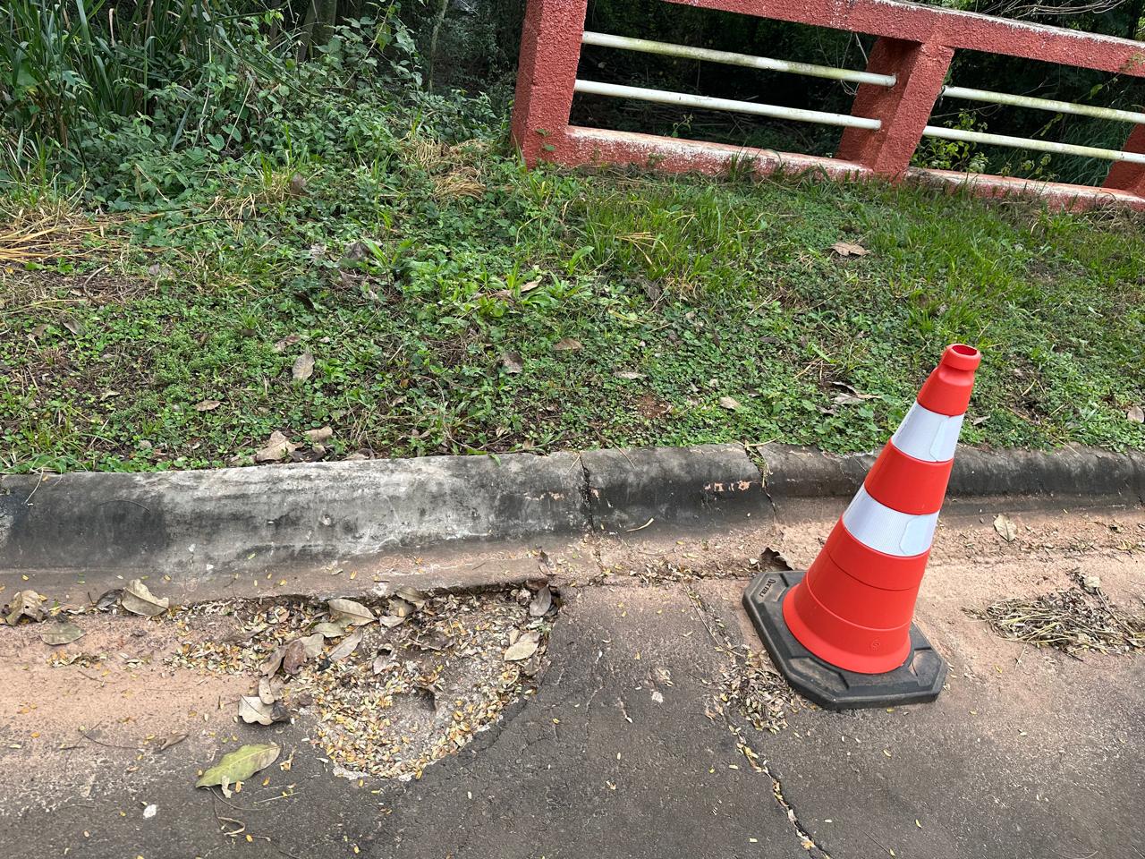 Sistema de drenagem - ponte danificada