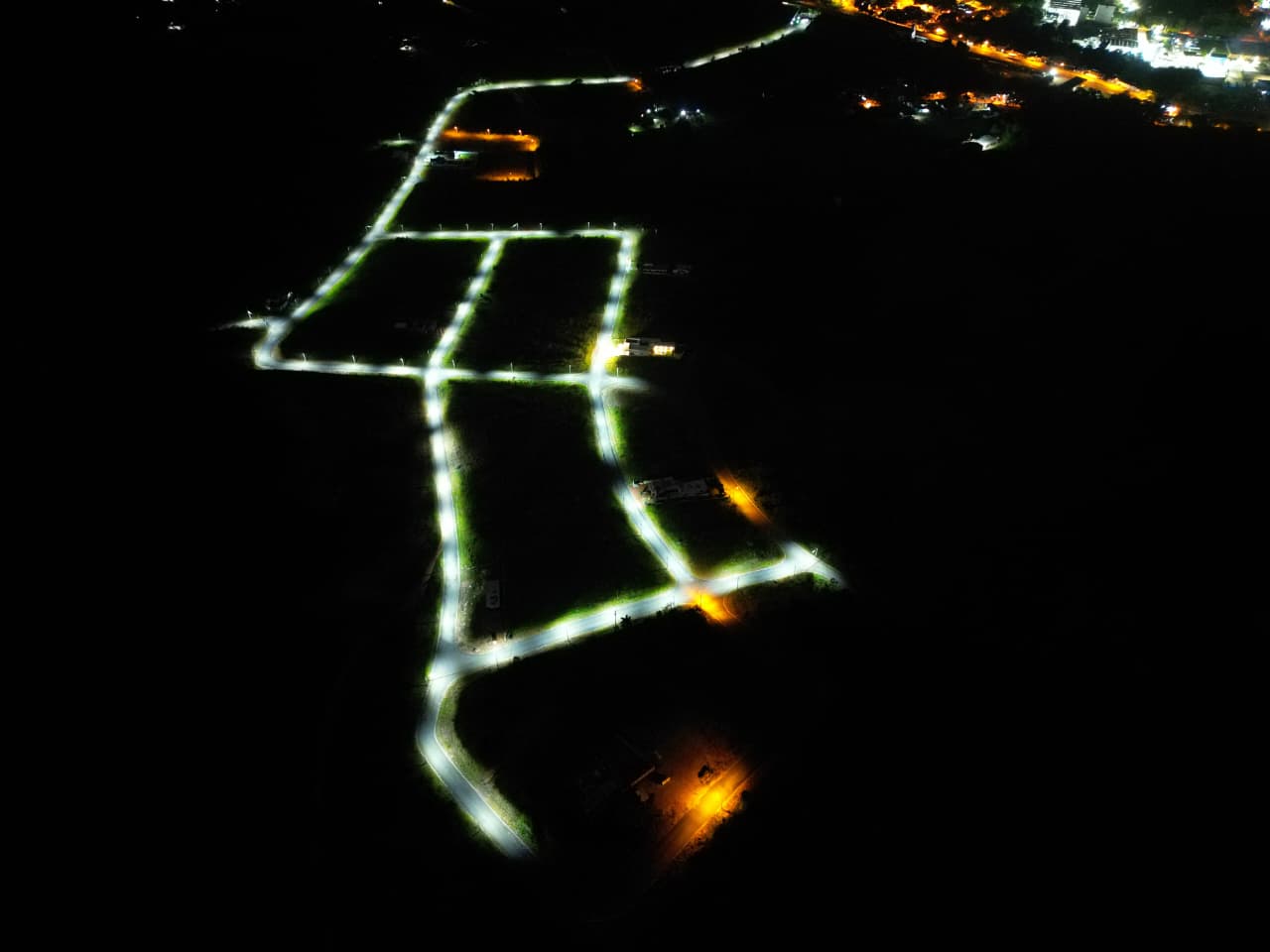 Iluminação das vias internas durante a obra 4
