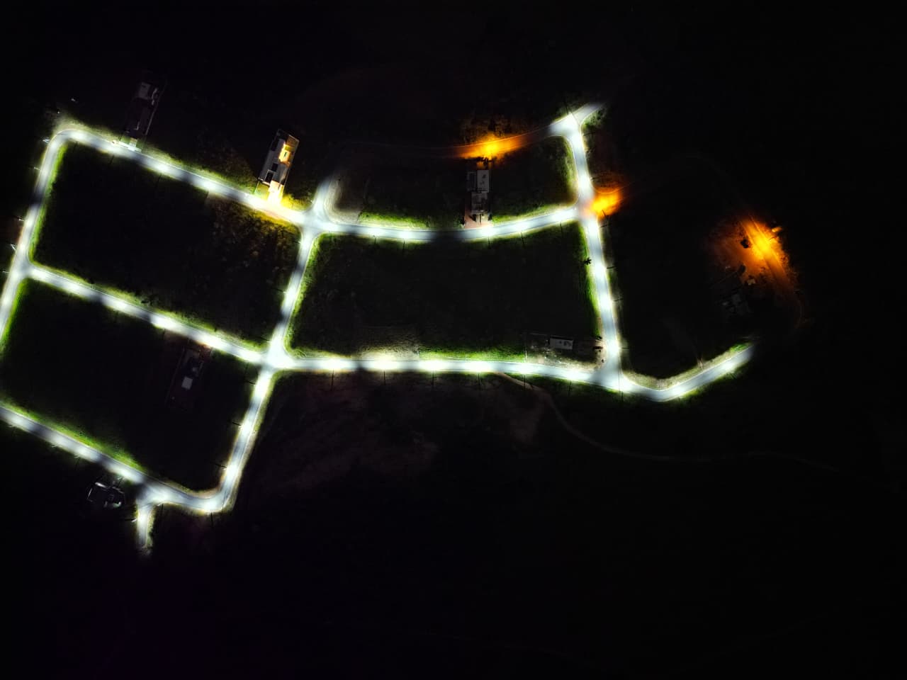 Iluminação das vias internas durante a obra 6