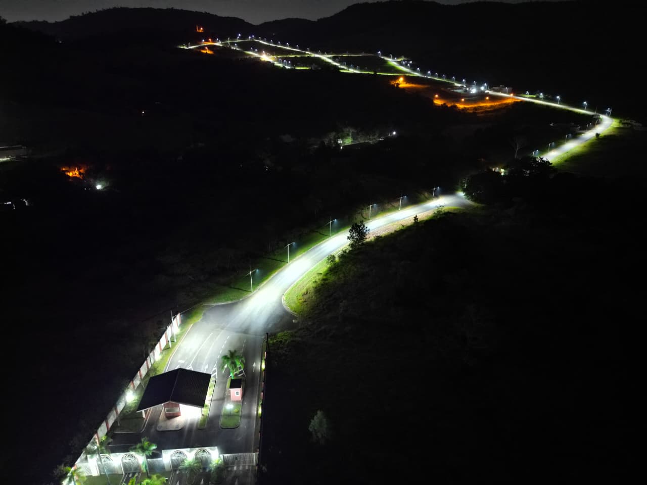 Iluminação das vias internas durante a obra 7